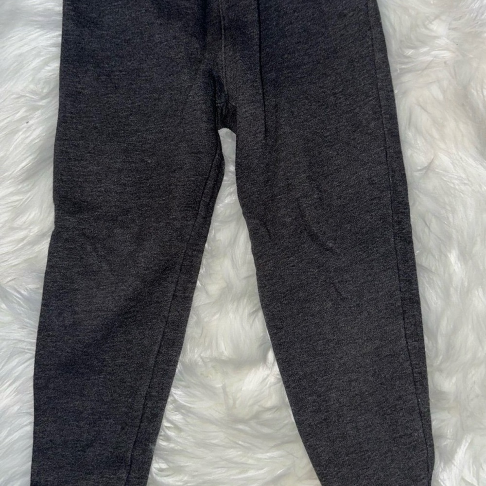 Cat & Jack Gray Kids Sweatpants - Size 5T - Gently Used